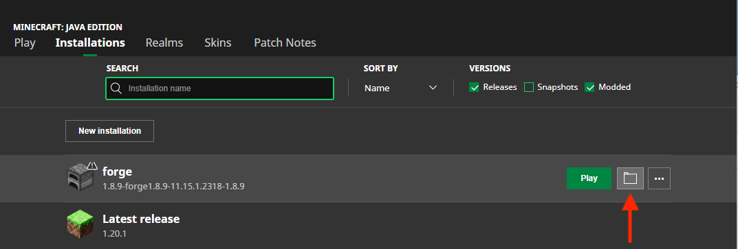 A screenshot of the Minecraft Launcher Installations tab with an installation named "forge" highlighted and an arrow pointing to the folder icon to the right of the installation name